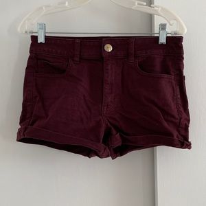 American Eagle maroon shorts